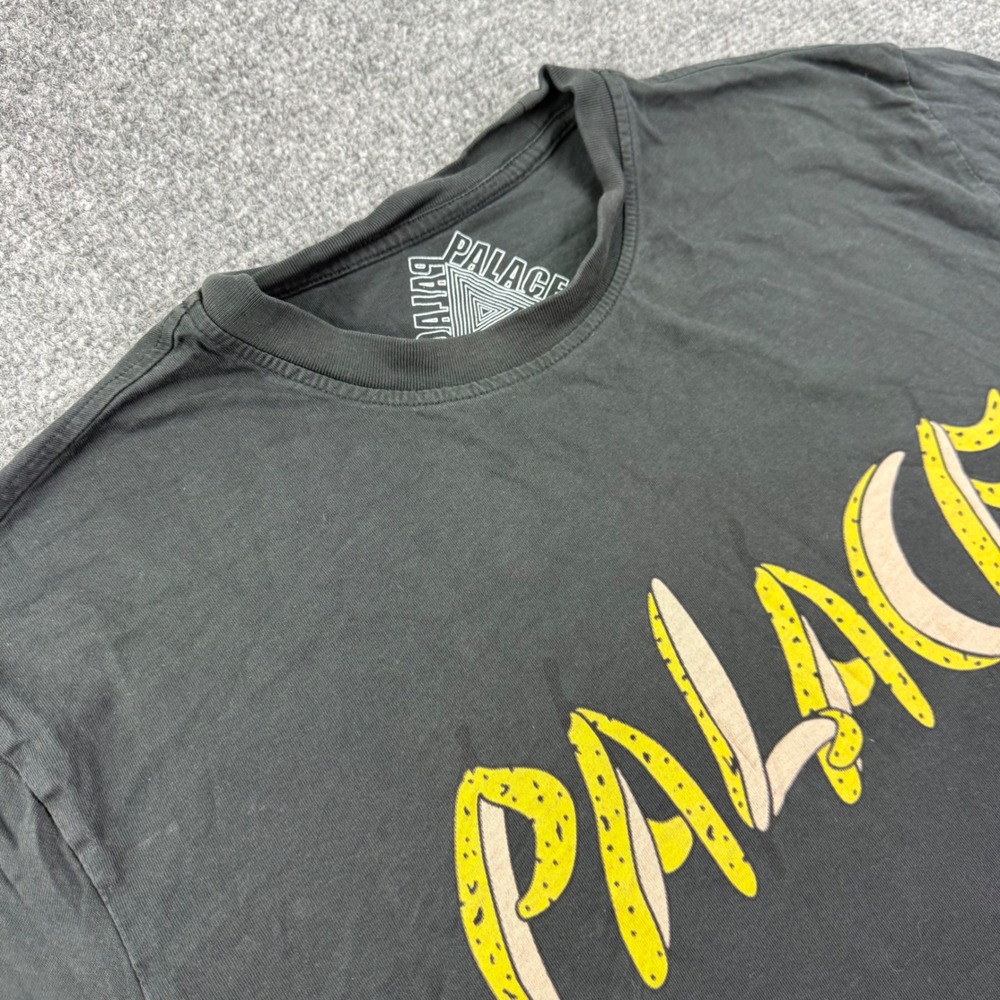 Palace T-Shirt Size XL Black Banana Graphic Short Sleeve Men's